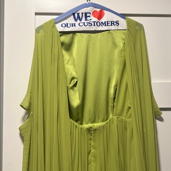 Elegant Lime Green Pleated Chiffon Dress size 4 - Picture 13 of 15